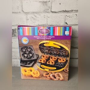 Retro Nostalgia Electric Soft Pretzel Maker 2 in 1 Factory Yellow Retro NIB